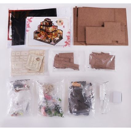 2Kids Toys - Miniatyr av lyxig sakuravilla med dockhus 2xAAA