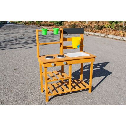 2Kids Toys - Trädgårdskök i trä med diskho