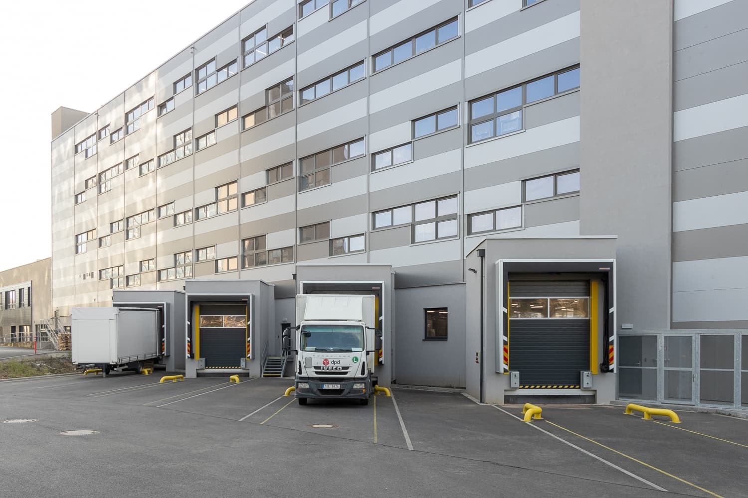 Ny automatiserat lager för snabbare och effektivare hantering av dina beställningar.