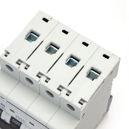 Aigostar - 4-polig automatsäkring 4P-40A-C 400V