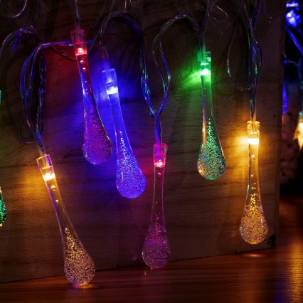 Aigostar - LED utomhusslinga 25 LED/8 lägen 3xAA 2,5m IP44 flerfärgade droppar