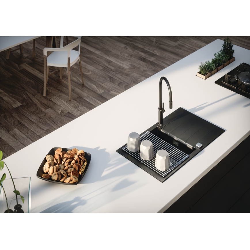 ALVEUS 1132179 - Tvättställsblandare med utdragbar spruta NERINA 46,8 cm svart