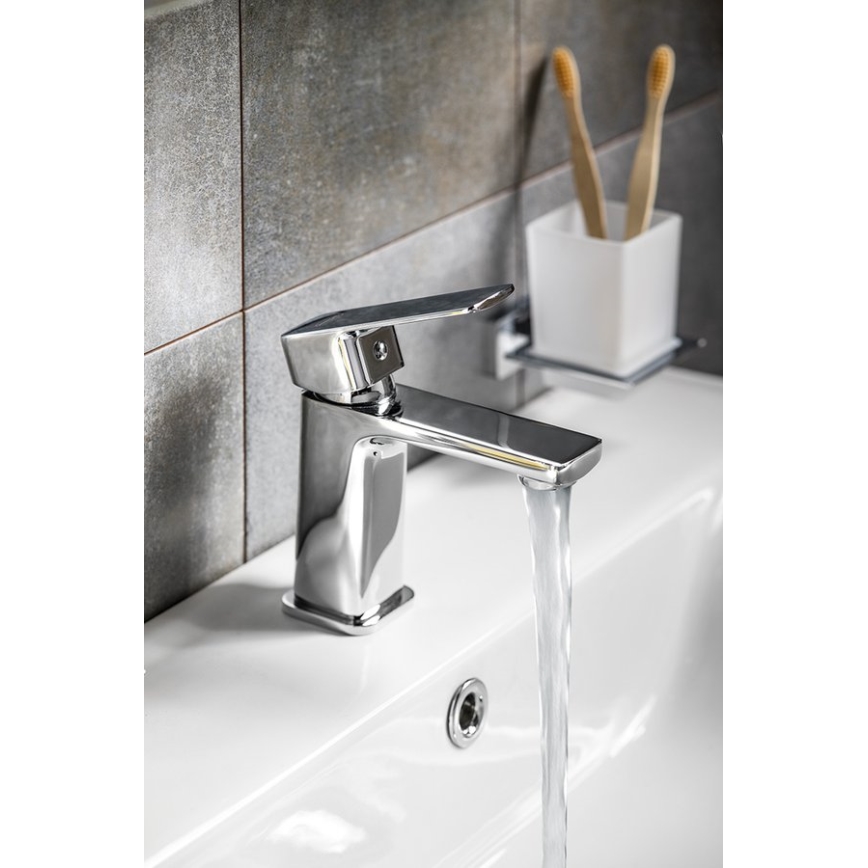 Aqualine - Kran till handfat FACTOR skinande krom