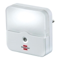 Brennenstuhl - LED orienteringslampa med sensor för vägguttag LED/0,85W/230V 3000K