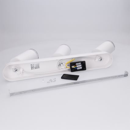 Brilagi - Badrumsspotlight SELE 3xGU10/30W/230V IP44 vit