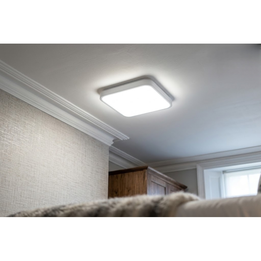 BRILAGI - LED badrumstakarmatur med sensor ZENNA LED/24W/230V 34,5x34,5 cm IP44 vit + fjärrkontroll