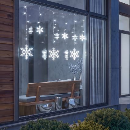 BRILAGI - LED-julgardin 77xLED/3xAA/USB 3,8m snöflingor kallvit