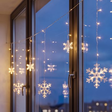 BRILAGI - LED julgardin 77xLED/3xAA/USB 3,8m snöflingor varmvit