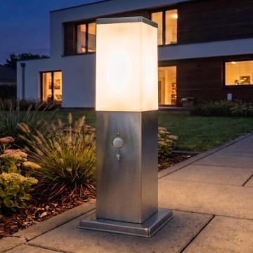 Brilagi - NOVA utomhuslampa med rörelsesensor, 1xE27/15W/230V, 40 cm, IP44, matt krom