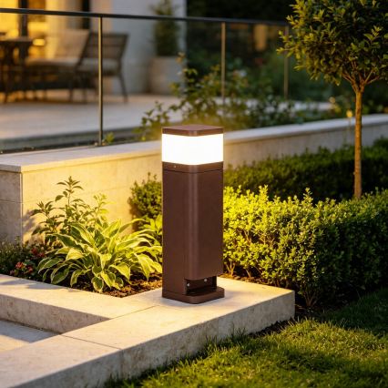 BRILAGI - Utomhuslampa med 2 SCHUKO-uttag PILLAR 1xG9/11W/230V IP44 brun