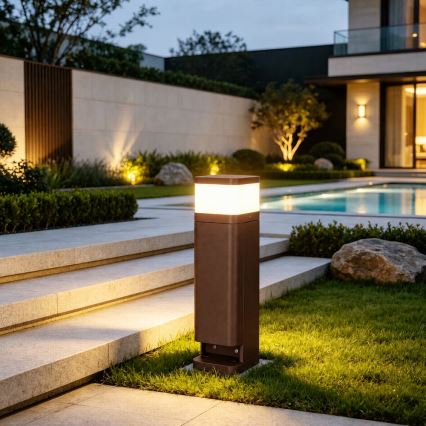 BRILAGI - Utomhuslampa med 2 SCHUKO-uttag PILLAR 1xG9/11W/230V IP44 brun