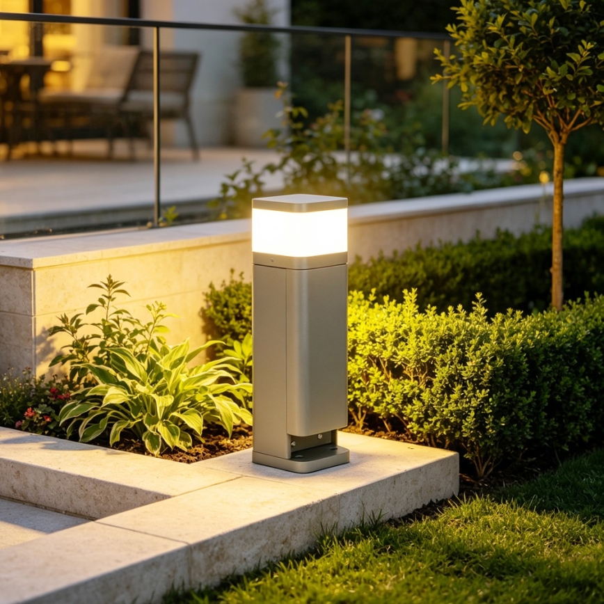 BRILAGI - Utomhuslampa med 2 SCHUKO-uttag PILLAR 1xG9/11W/230V IP44 grå