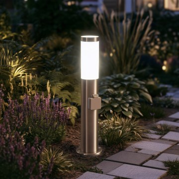 BRILAGI - Utomhuslampa med eluttag ELIA 1xE27/20W/230V IP44 50 cm matt krom