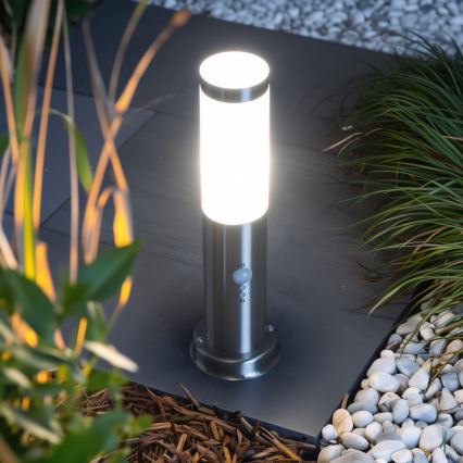 BRILAGI - Utomhuslampa med sensor NOVA 1xE27/15W/230V 40 cm IP44 matt krom