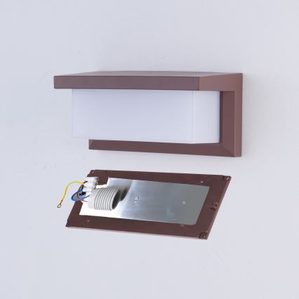 Brilagi - Utomhusväggarmatur BRICKY 1xE27/60W/230V brun IP54