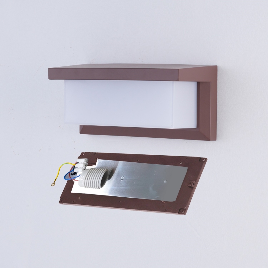 Brilagi - Utomhusväggarmatur BRICKY 1xE27/60W/230V brun IP54