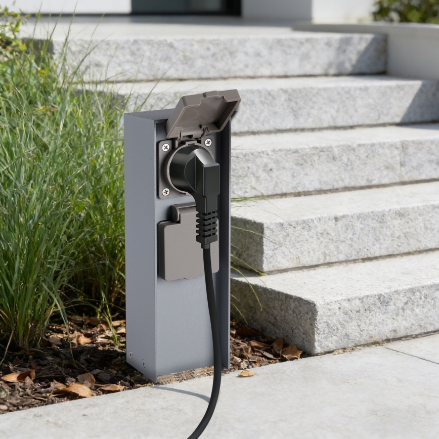 Brilagi - Uttagsstolpe för utomhusbruk PILLAR 2Z SCHUKO 230V IP44, silver