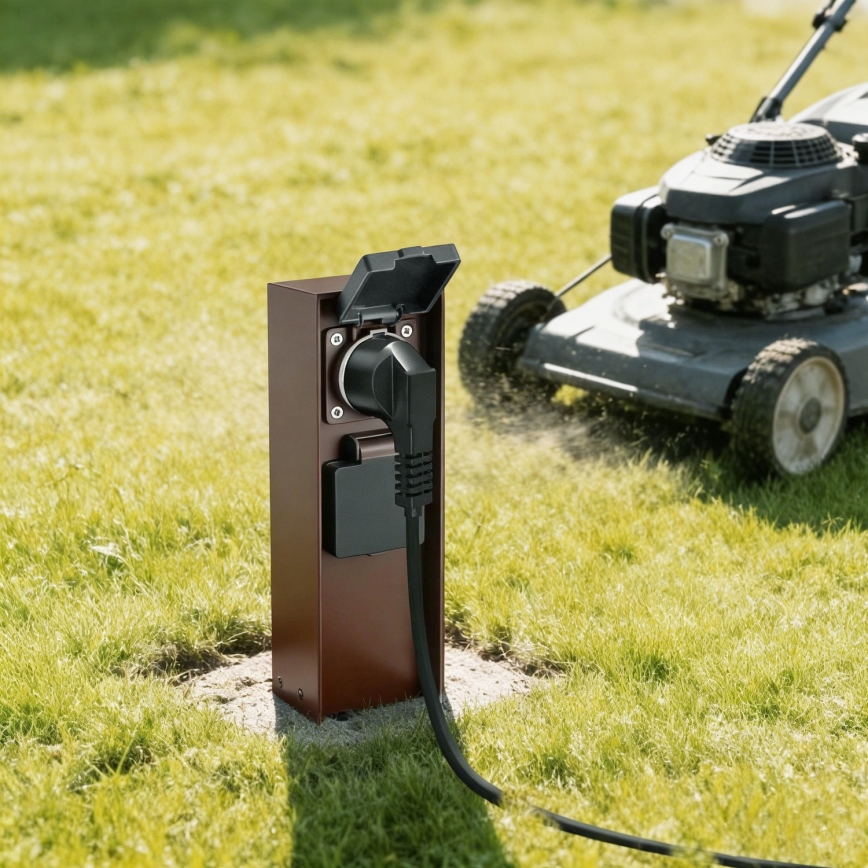 BRILAGI - Uttagsstolpe PILLAR med 2x Schuko-uttag, 230 V, IP44, brun