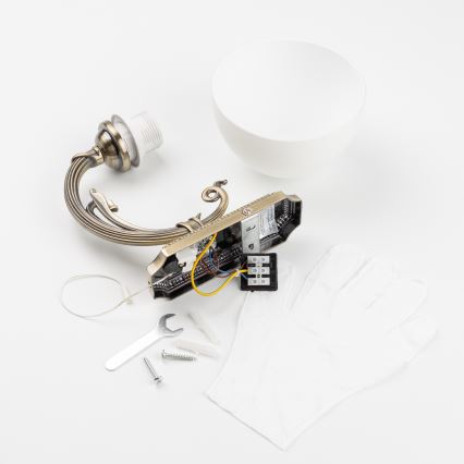 Brilagi - Vägglampa CLASSIC 1xE27/60W/230V mässing