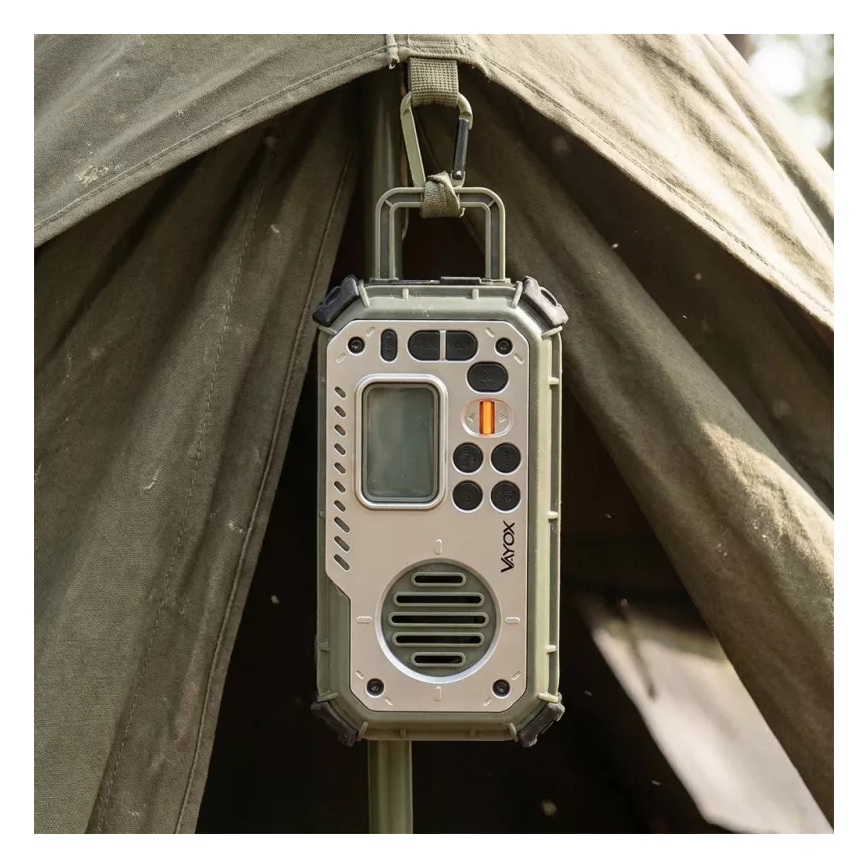 Campingradio med vev, solpanel och LED-ficklampa med powerbankfunktion 5V/3xAAA/2000 mAh IPX4 grön