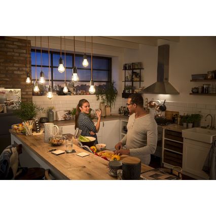 Dimbar LED-lampa  Philips Warm Glow E27/8W/230V 2200K-2700K 