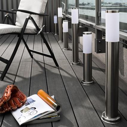 Dimbar LED-utomhuslampa LIVIA 1xE27/6W/2300V 2700-6500K Wi-Fi 45 cm IP44 silverfärgad