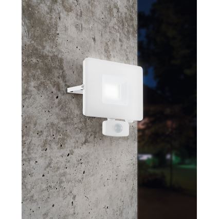 Eglo - LED-reflektor med sensor LED/30W/230V IP44
