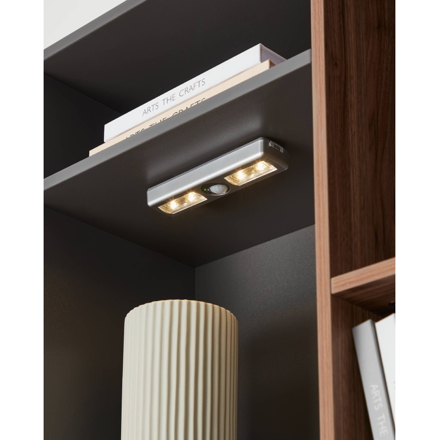 Eglo - LED orienteringslampa med sensor 4xLED/3xAAA