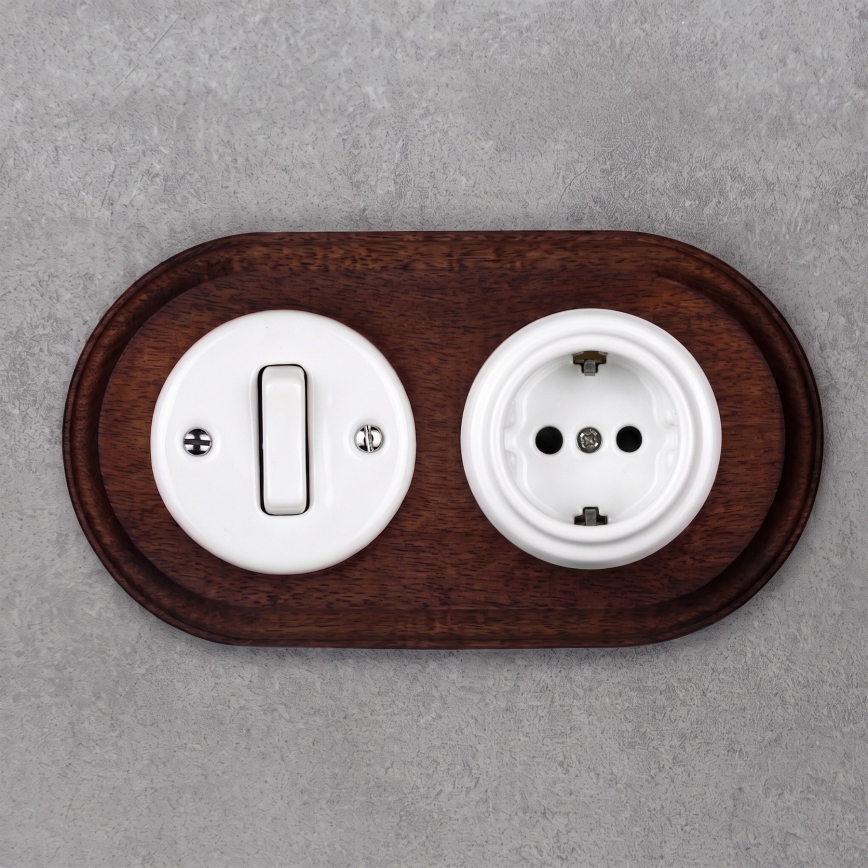 Elhard - Keramisk retroströmbrytare nr. 1 och 230 V-uttag med SCHUKO-ram vit/mörkt trä