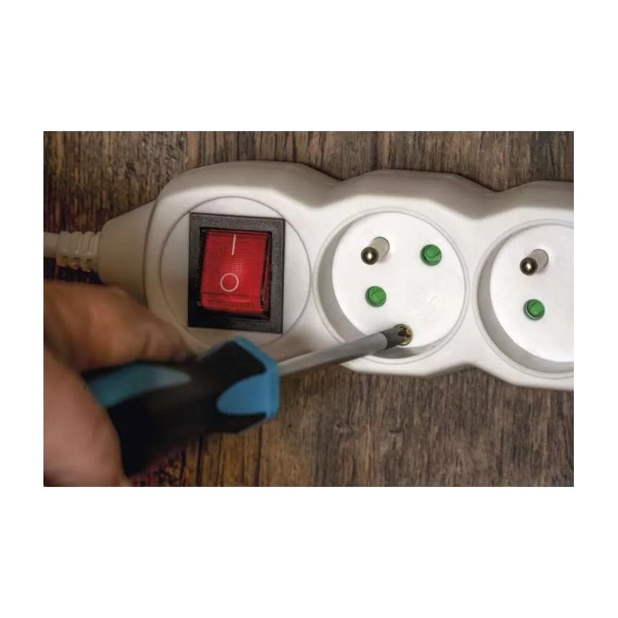 Förlängningskabel med strömbrytare 4-polig 10m vit