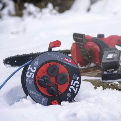 Förlängningskabel på trumma med 4 uttag 25m silikon IP44