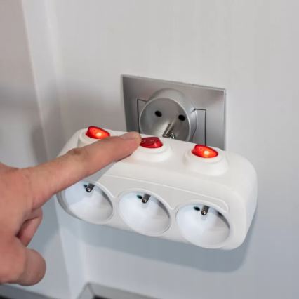 Grenuttag med strömbrytare, 3 uttag