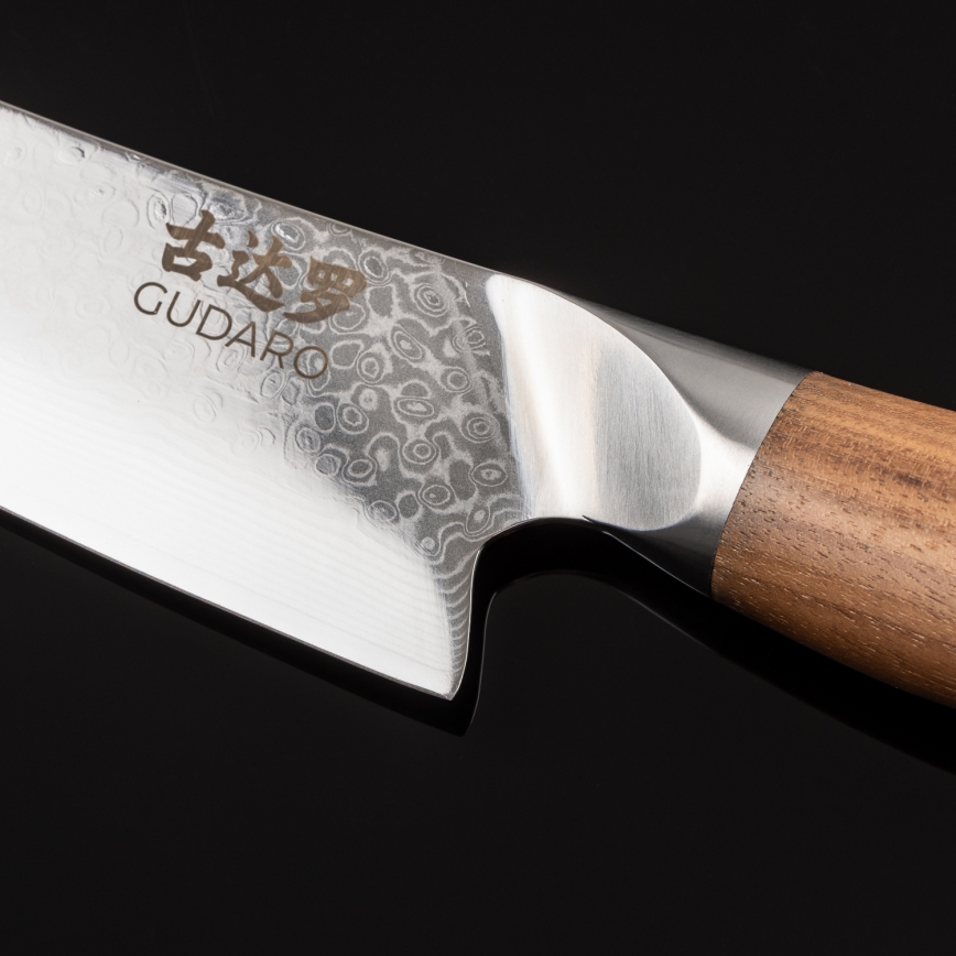 Gudaro - Damaskus-kockkniv TAKUMI 8, 67-lagers stål, längd 20 cm, valnöt
