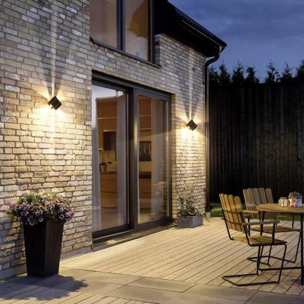 LED solcellsvägglampa med sensor LED/2W/5V IP54 1300 mAh