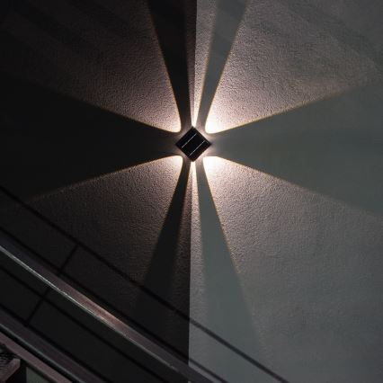 LED solcellsvägglampa med sensor LED/2W/5V IP54 1300 mAh