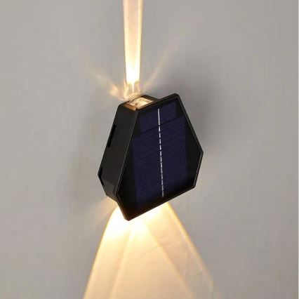 LED solcellsvägglampa med sensor LED/2W/5V IP54 1300 mAh