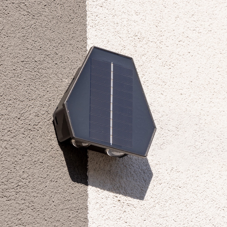 LED solcellsvägglampa med sensor LED/2W/5V IP54 1300 mAh