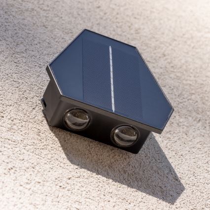 LED solcellsvägglampa med sensor LED/2W/5V IP54 1300 mAh