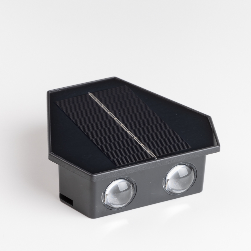 LED solcellsvägglampa med sensor LED/2W/5V IP54 1300 mAh