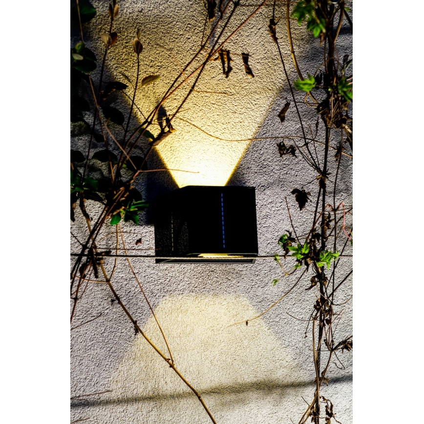 LED solcellsvägglampa med sensor LED/2W/5V IP54 1300 mAh