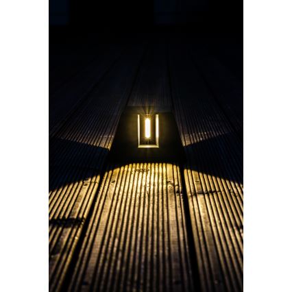 LED solcellsvägglampa med sensor LED/2W/5V IP54 1300 mAh