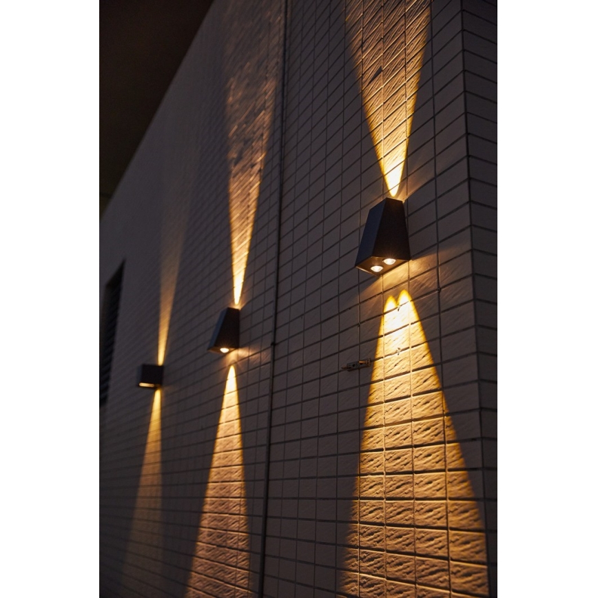 LED solcellsvägglampa med sensor LED/2W/5V IP54 1300 mAh