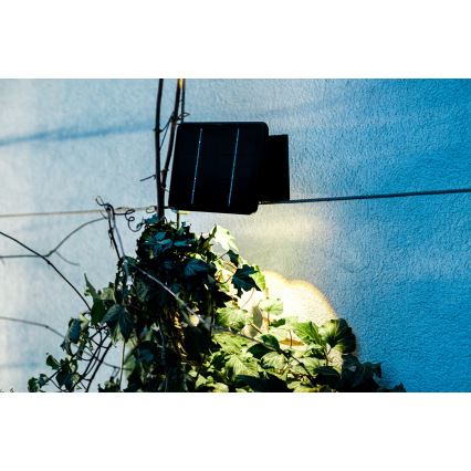 LED solcellsvägglampa med sensor LED/2W/5V IP54 1300 mAh