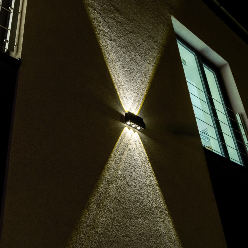 LED solcellsvägglampa med sensor LED/2W/5V IP54 1300 mAh