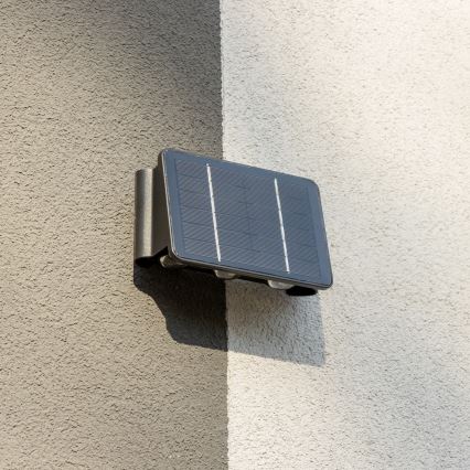 LED solcellsvägglampa med sensor LED/2W/5V IP54 1300 mAh