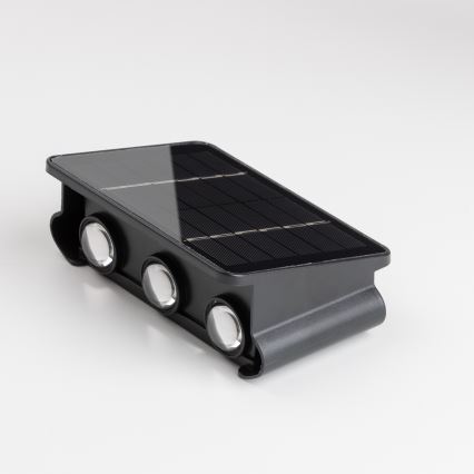 LED solcellsvägglampa med sensor LED/2W/5V IP54 1300 mAh