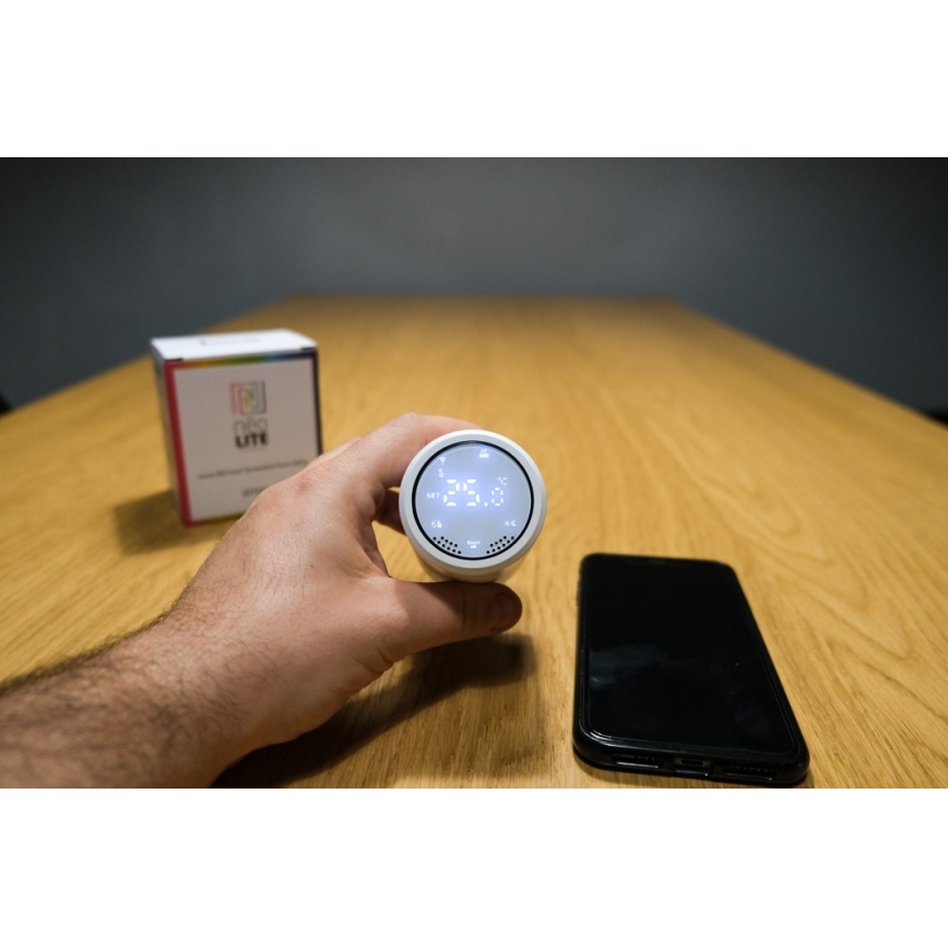 Immax NEO 07732C - SET MED 4 termostatventiler + BRIDGE PRO v3 2xAA/3V Wi-Fi Tuya