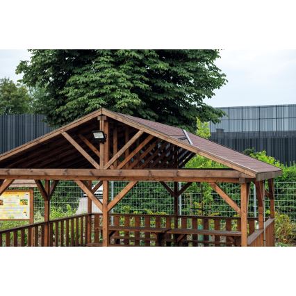 LED dimbar spotlight med solpanel och skymningssensor LED/15W/15000 mAh 3,2V IP65 + fjärrkontroll