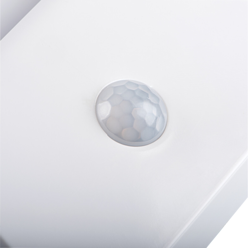 LED infälld armatur med rörelse- och skymningssensor IRS LED/0,3W/3xAAA IP54 vit