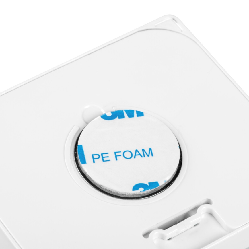 LED infälld armatur med rörelse- och skymningssensor IRS LED/0,3W/3xAAA IP54 vit